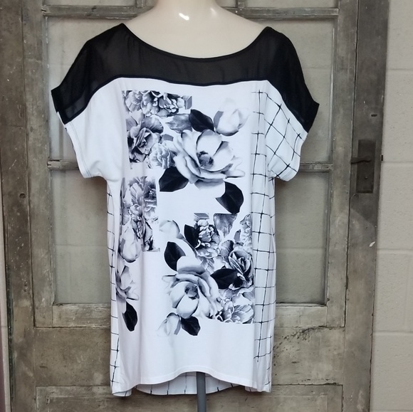 White House Black Market Tops - NWT White House Black Market blouse M black white